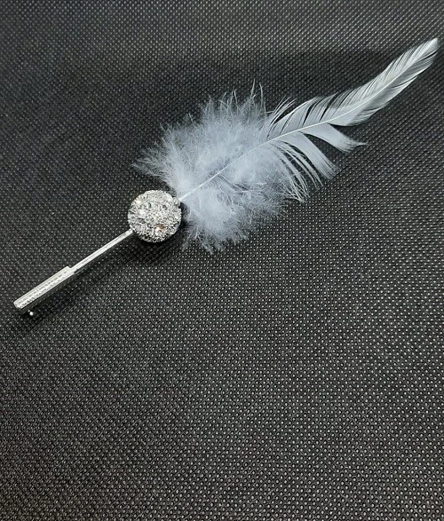 Swarovski Elements crystal Feather Brooch - Image 2 of 4