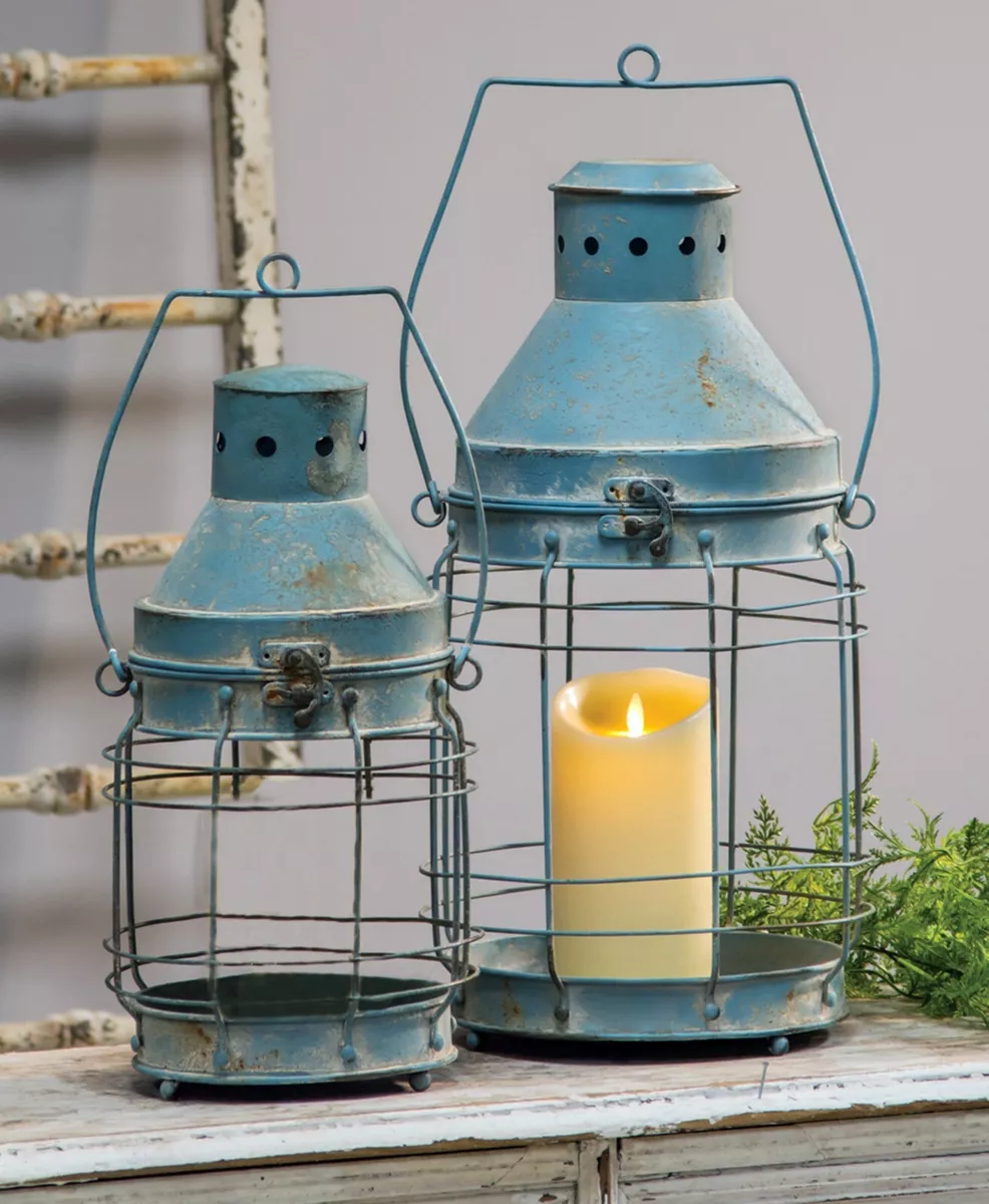 Metal on sale hanging lantern