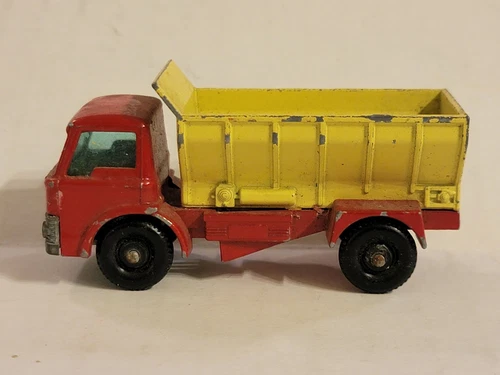 Vintage Made In England By Lesney Matchbox Series No. 70 Grit Spreading Truck