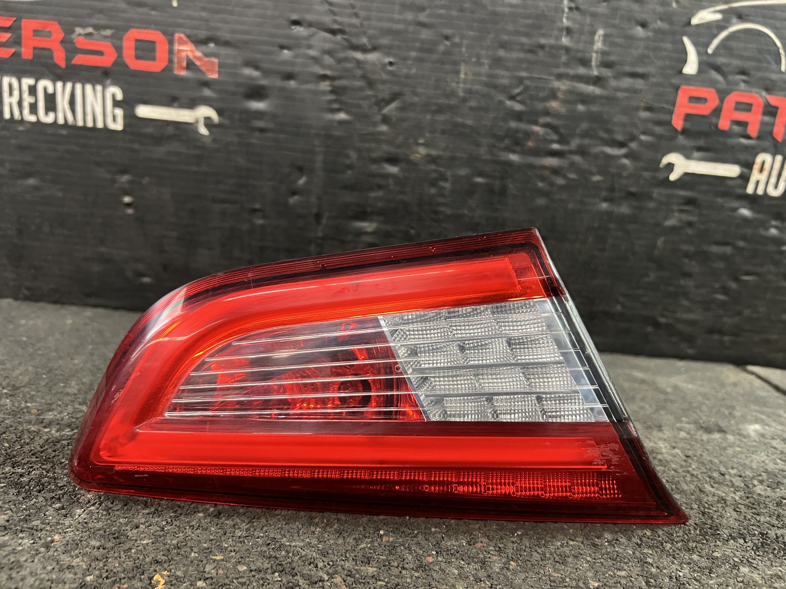 15-20 MASERATI GHIBLI DRIVER LEFT LH DECK LID MOUNTED TAIL LIGHT LAMP