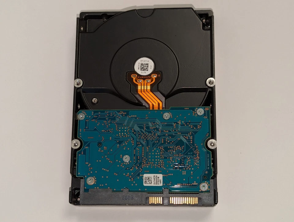 Hitachi 3TB 3.5" SATA Internal Desktop Hard Drive HUA723030ALA640 7200RPM HDD - Image 2 of 2