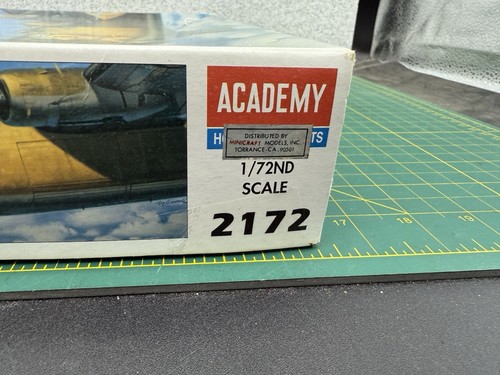 Academy ZODIAC B-24H LEO (Limited Edition) - #2172 - 1/72 Scale Model Plane Kit - 第 7/10 張圖片