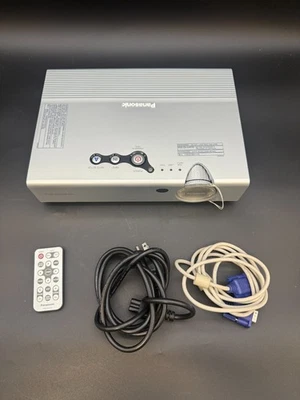 Panasonic PT-LB20VU 100-240V 2.5-1.3A 50/60Hz LCD Portable Projector Gray - Image 1 of 4