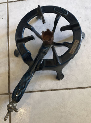 Ancien Rechaud En Fonte Emaille A Gaz