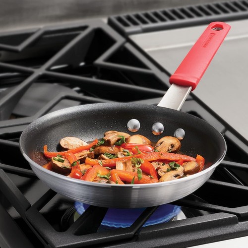 Reinforced Non-Stick 8-Inch Aluminum Skillet with Silicone Handle - Oven Safe - Picture 5 of 12