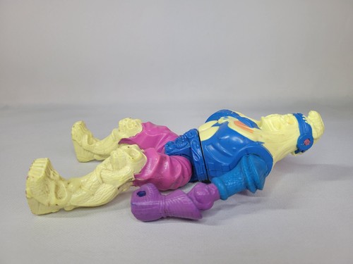 Conan The Barbarian SKULKUR Skeleton Action Figure 8" HASBRO 1992 READ - Picture 11 of 12