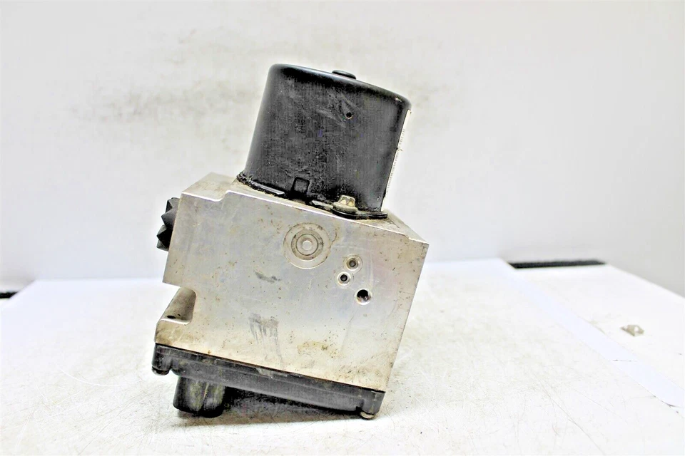 20766618 Cadillac CTS 2009-2015 ABS Antilock Brake Pump Control Module 5C4 216 - Image 3 of 4