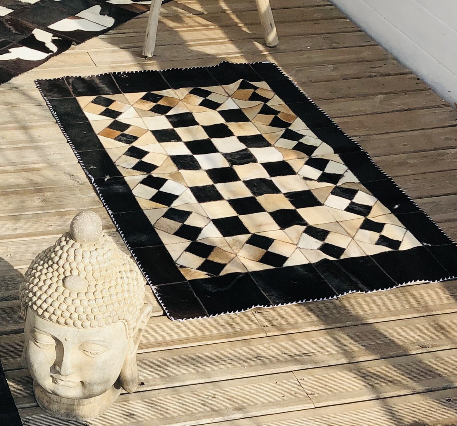 Tapis en peau de vache 145x96 cm : créez une ambiance cosy et chaleureuse dans votre chambre