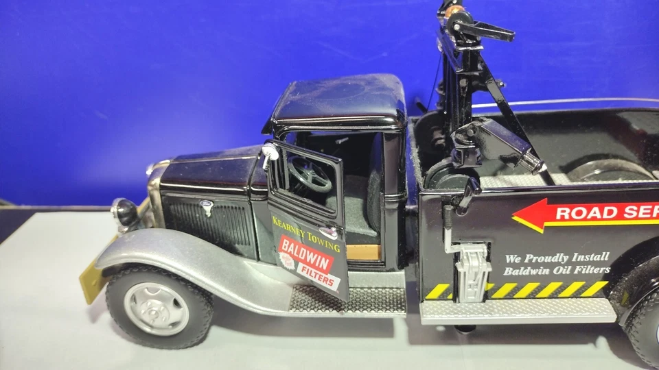 Camión de remolque Crown Premiums 1934 Ford BB-157 - Kearney/Baldwin - LE Collector Bank Foto 4 de 4