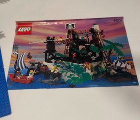LEGO Pirates Rock Island Refuge (6273) 100% Complete with Manual Great Condition