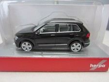 HERPA 038607 VOLKSWAGEN TIGUAN in BLACK - model is PLASTIC - HO or 1:87 scale