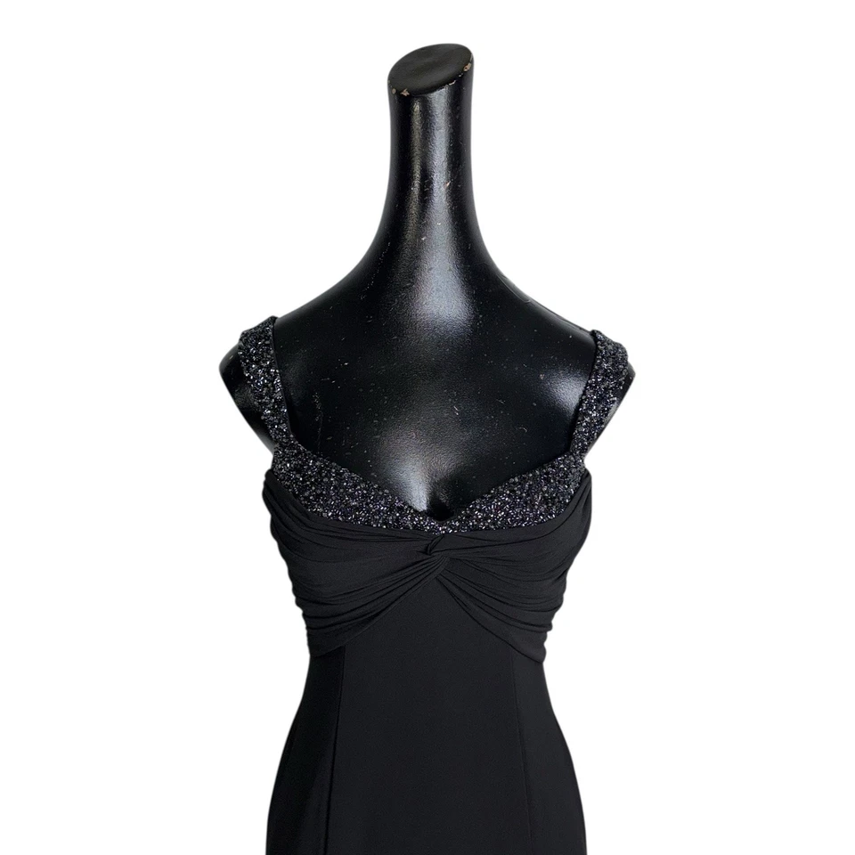 Elegante Vestido de Noche Negro Niki by Niki Livas Talla 4 Foto 2 de 4