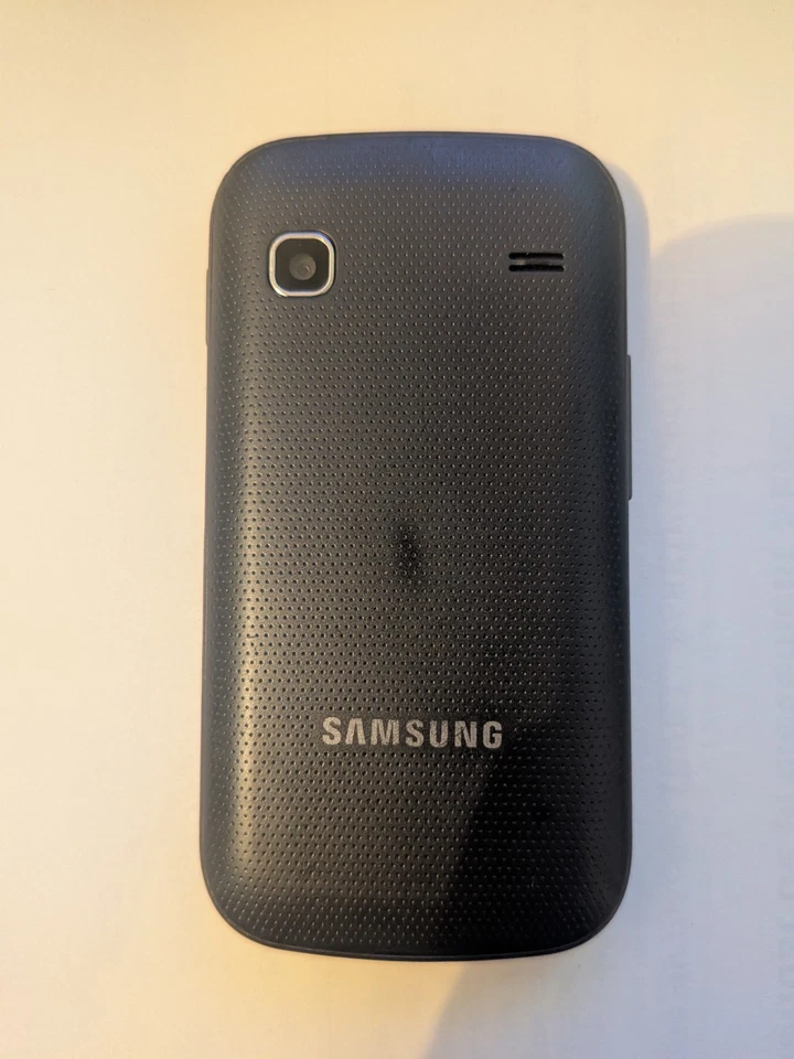 Smartphone Samsung Galaxy Gio GT-S5660 - Noir, photo 2 sur 2