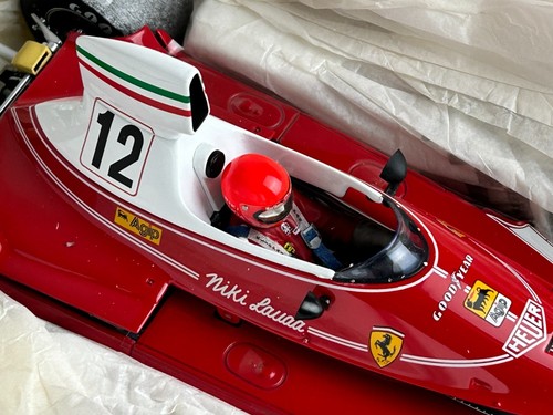 Exoto 1:18 Scale Niki Lauda & Gilles Villeneuve 1975 Ferrari 312T F1 Gift Set #1 - Picture 18 of 24