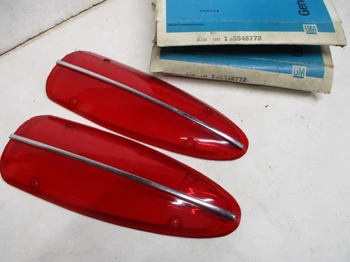 1958-1960 N.O.S. CORVETTE TAILLIGHT LENS PART #5948772 S.A.C.C. N.C.R.S. 283 F.I