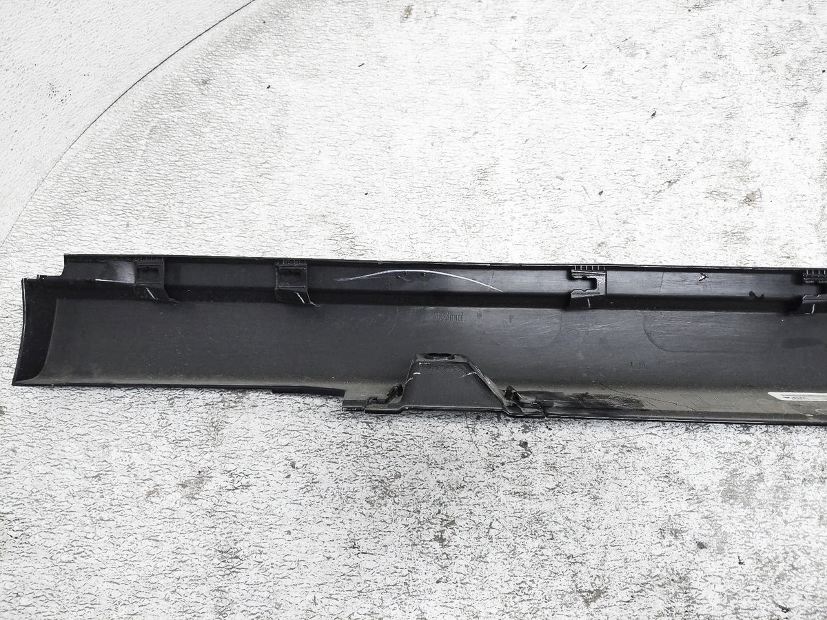 2024 Honda HR-V EX-L Left Driver Side Skirt Rocker Molding 2024 Honda HR-V EX-L Left Driver Side Skirt Rocker Molding