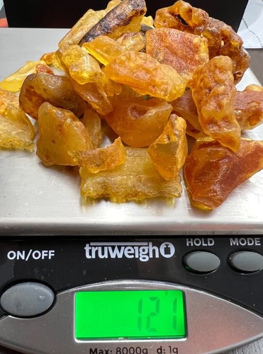 Baltic Amber yellow and butterscotch rough 121 grams/ 605 carats - Bild 4 von 4