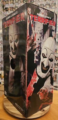 Damien Leone's Terrifier Art The clown Deluxe Mega Scale figure