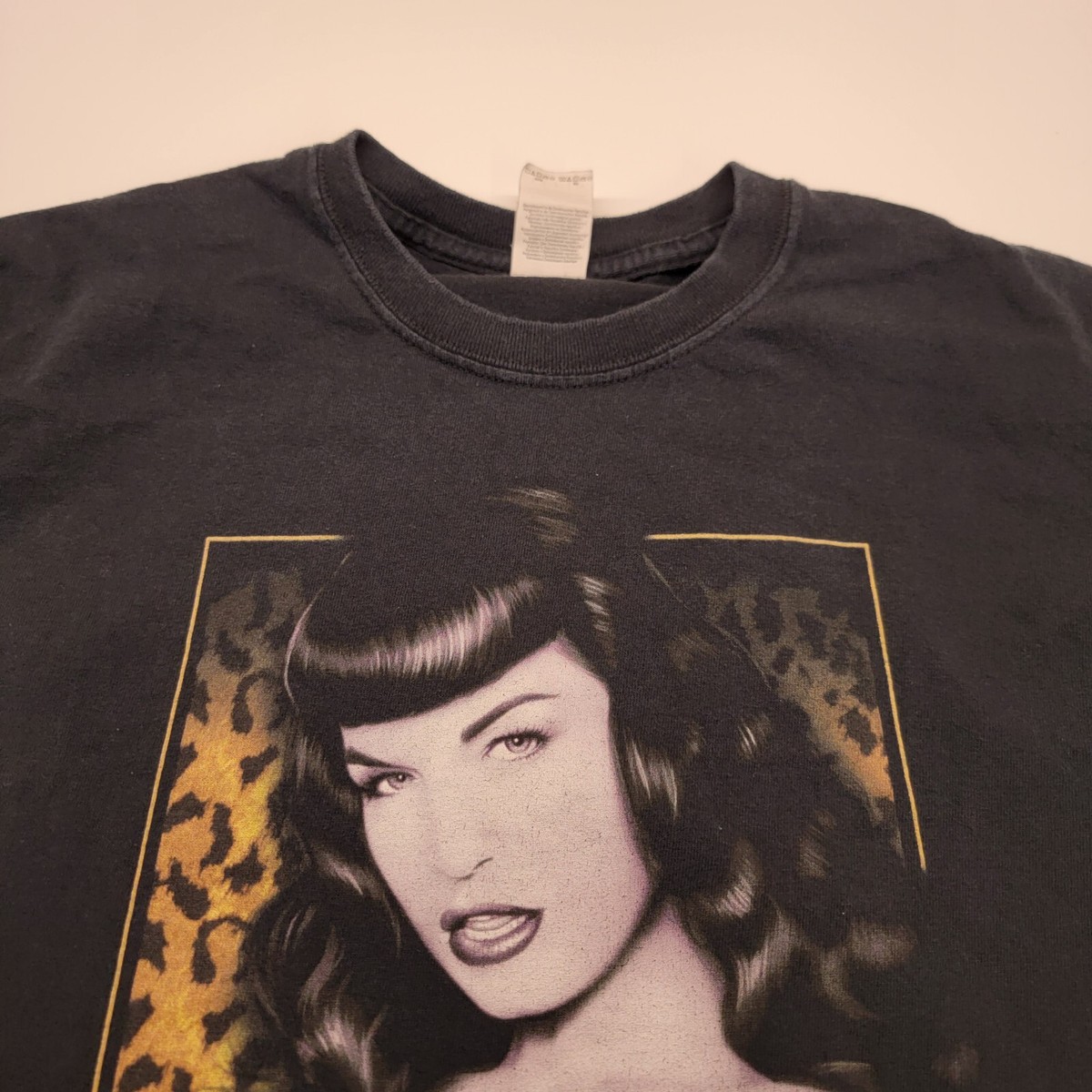 ベティペイジ　being bad ベティペイジ being bad Bettie Page T Shirt Adult Small Black
