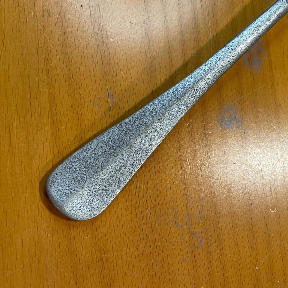 Utensilio para servir vintage Pewtarex York Pa EE. UU. de metal fundido de 13 pulgadas con cucharón Foto 2 de 4