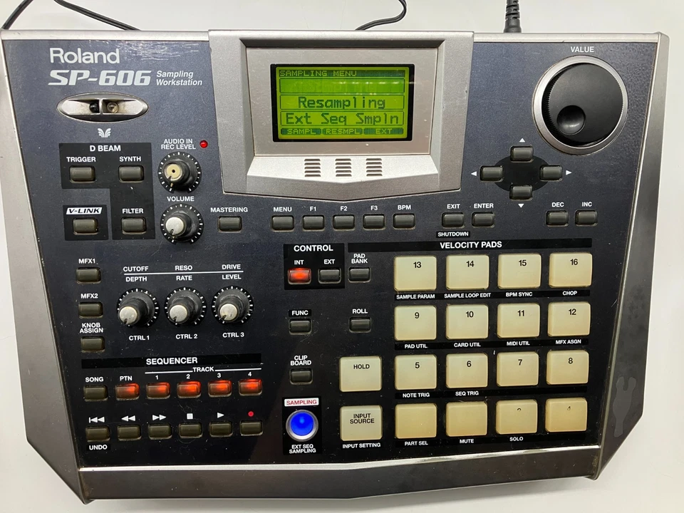 Roland SP-606 Sampling Workstation 2004 mit Adapter + Compct Flash funktionstüchtig ZS41747 - Bild 4 von 4