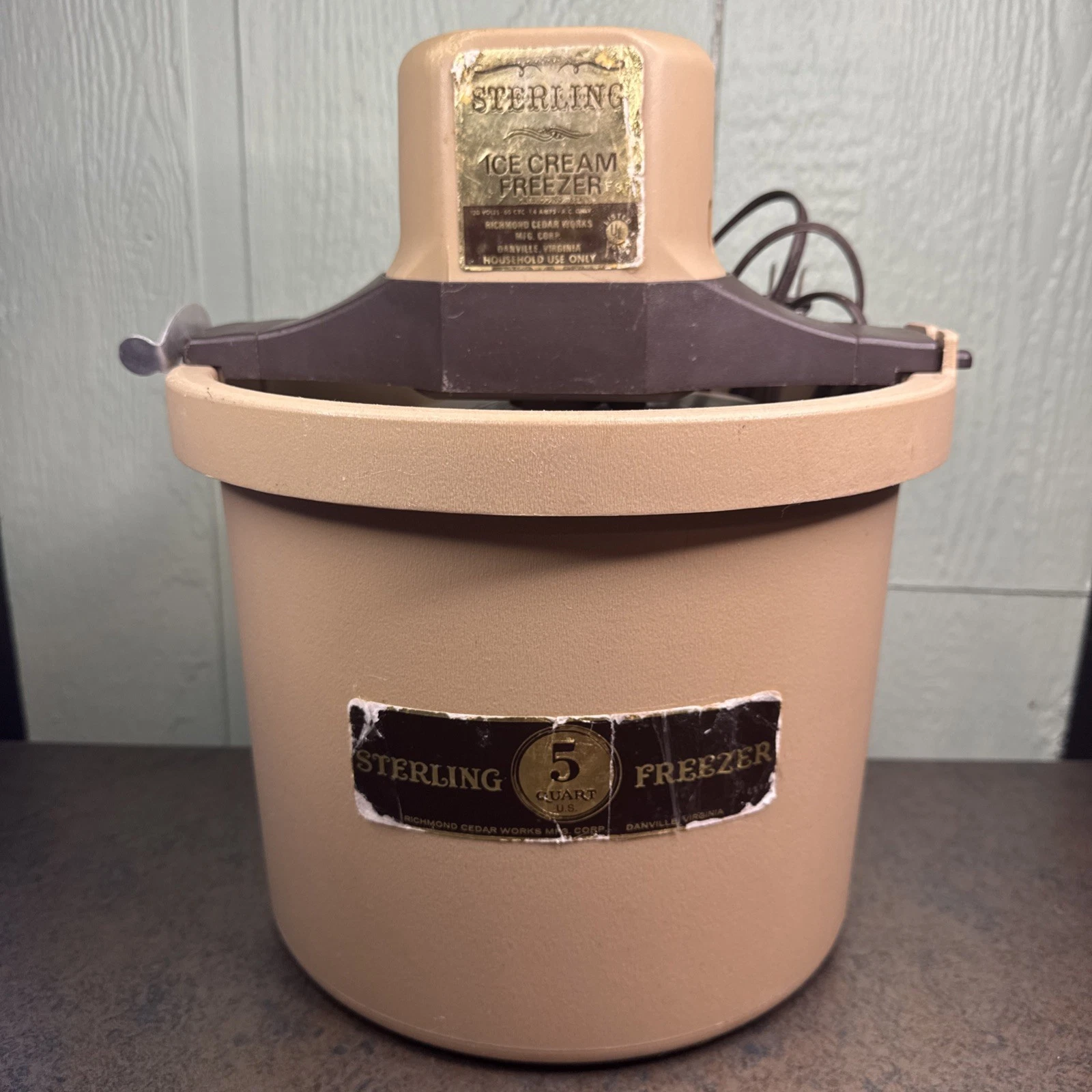 Sterling Richmond Cedar 5-Quart Ice Cream Freezer Maker - Vintage