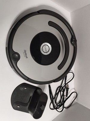iRobot Roomba 677 Vacuum Cleaning Robot - Gray