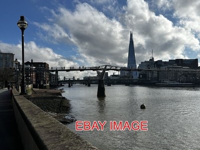 FOTO LONDON MILLENNIUM BRIDGE