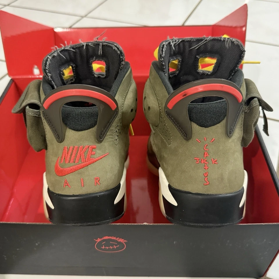 Air Jordan 6 Retro x Travis Scott Mid Olive Talla 8 Usado Foto 3 de 4