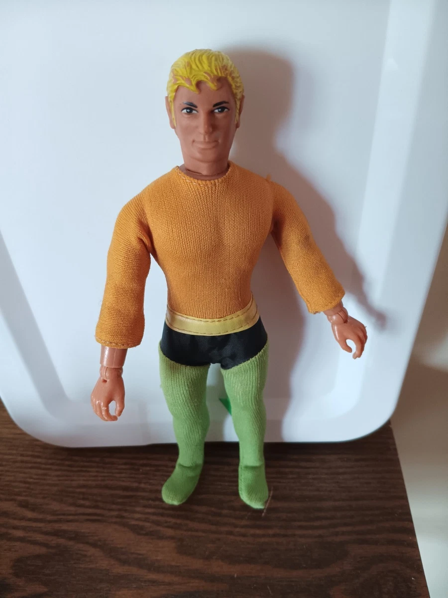 Figura De Acción Aquaman DC Multiverse – 17 Cm, Ultraarticulada Con Tridente Y Base, Estilo Película