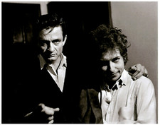 8x10 BLACK & WHITE PHOTO of BOB DYLAN & JOHNNY CASH in New Brunswick, NJ in 1965