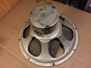 amplifier for 12 inch speakers