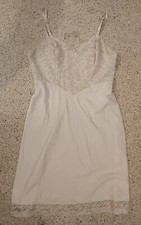 Vintage VANITY FAIR Nylon GOWN NIGHTGOWN Ivory Lace Lingerie Slip Size 34 USA