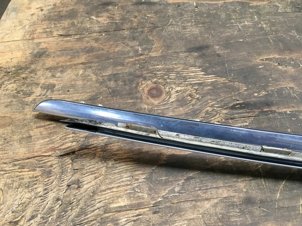 2008 宝马 750Li E66 UPPER 车厢乘客和驾驶员侧外模塑装饰原始设备制造商+ — 第 2/4 张图片