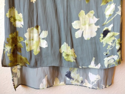 Blusa sin mangas para mujer Simply Vera Wang talla XS verde floral en capas dobladillo bajo alto - Imagen 6 de 9
