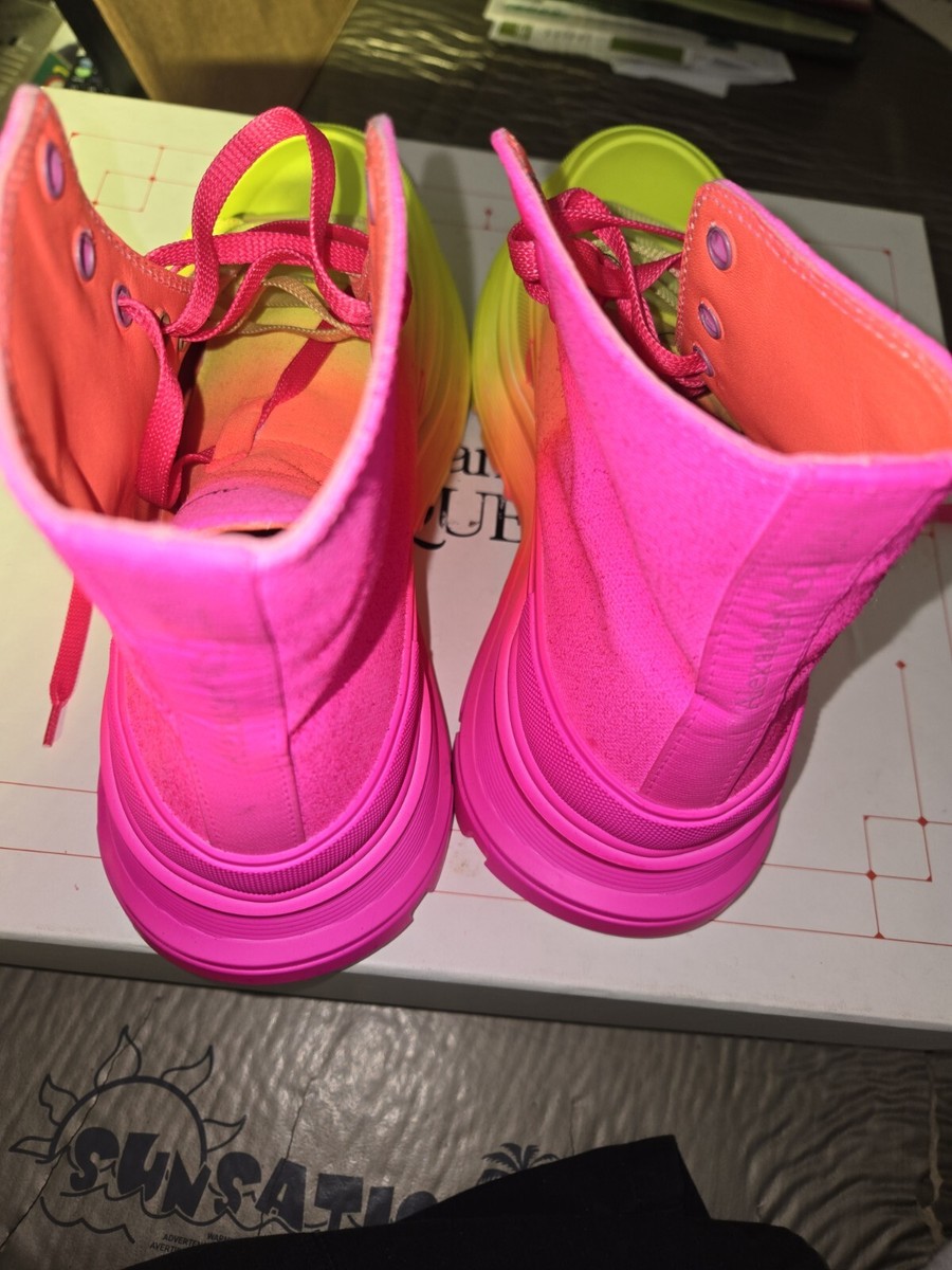Alexander McQueen Women's Tread Slick Boots Pink Orange