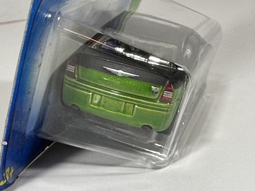 Chrysler 300C in GREEN and BLACK Mattel HOT WHEELS Treasure Hunt on card - Picture 6 of 7