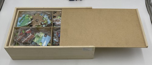 Thomas & Friends 8 Puzzles in Wooden Box (24 pieces each puzzle) - Picture 7 of 7