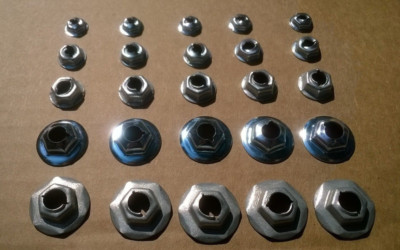 30 EMBLEM RETAINERS! FOR OLD SCHOOL CLASSIC & VINTAGE VEHICLES - CAR