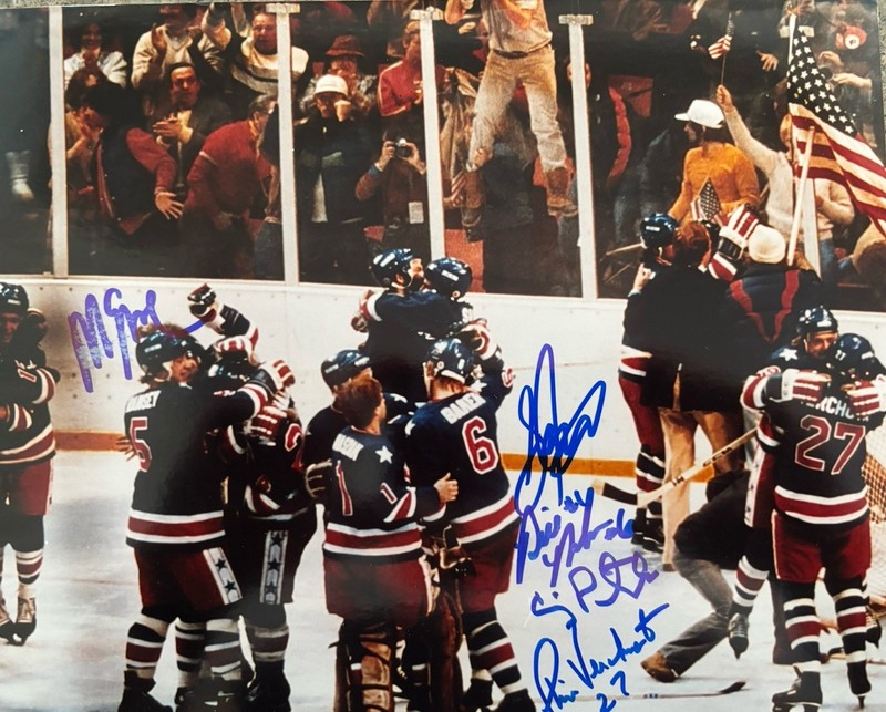 1980 USA OLYMPIC HOCKEY GOLD MEDAL 5 SIGNED 8X10 ERUZIONE, BAKER, VERCHOTA