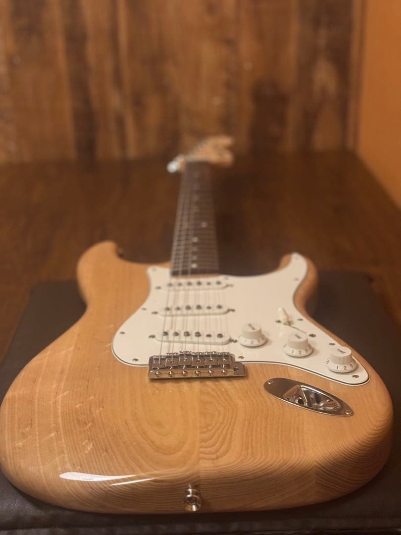 Electric Guitar Fender Heritage 70s Stratocaster Natural Japan S/N