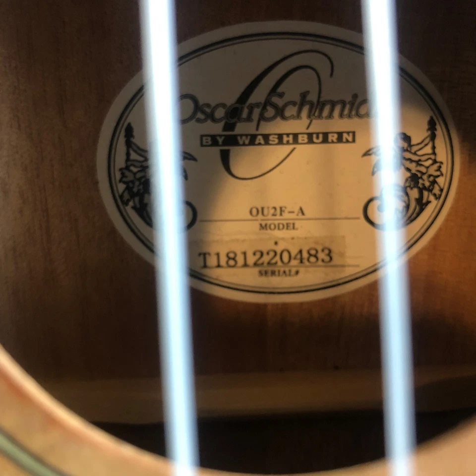 Ukelele Oscar Schmidt por Washburn Modelo OU2F-A Foto 2 de 4