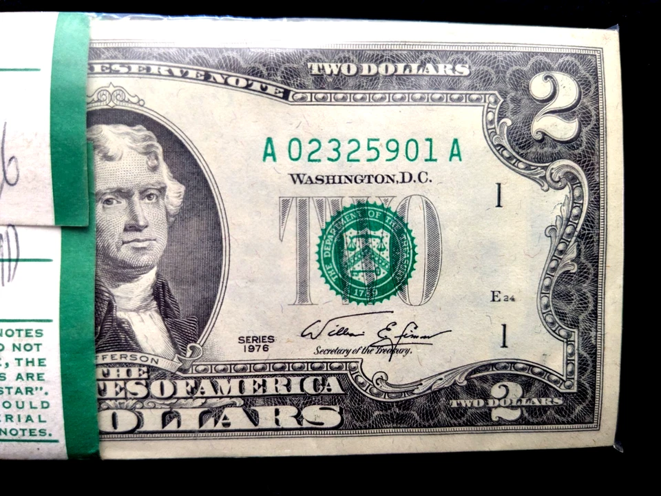 RARE BEP ORIGINAL PACK OF 100 1976 $2 FRN'S BOSTON DISTRICT GEMS.    #2 - Image 3 of 4