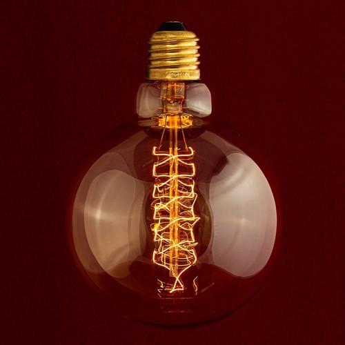 William & Watson Globe Edison Large Light Bulb Industrial 95mm Round Shape - 40W - Picture 4 of 5