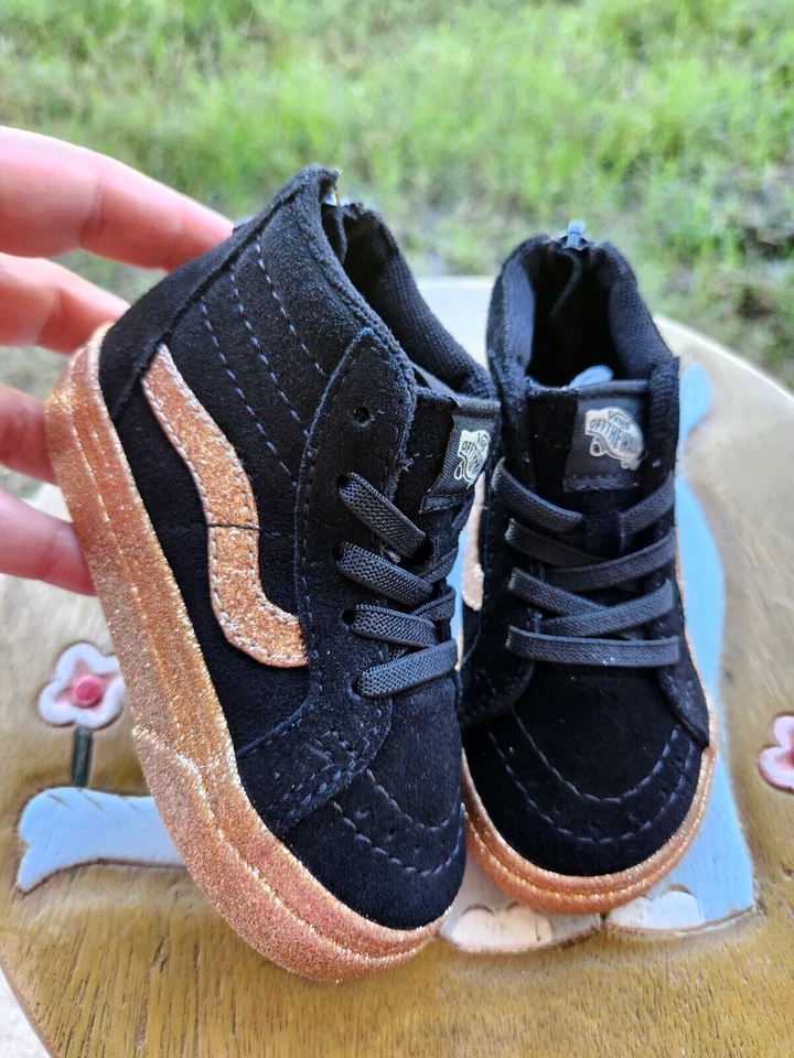 Furgonetas "Gold Metallic Sparkle" TOTALMENTE NUEVAS 6C Foto 2 de 4