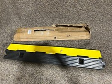 Cable Protector Ramp Wire Cover Guard PVC Traffic Speed Bump 33wcr001-1cm-0106