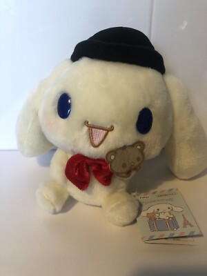 Sanrio Cinnamoroll 7'' Plüschtier, tragende Mütze, Fliege haltender Teddy
