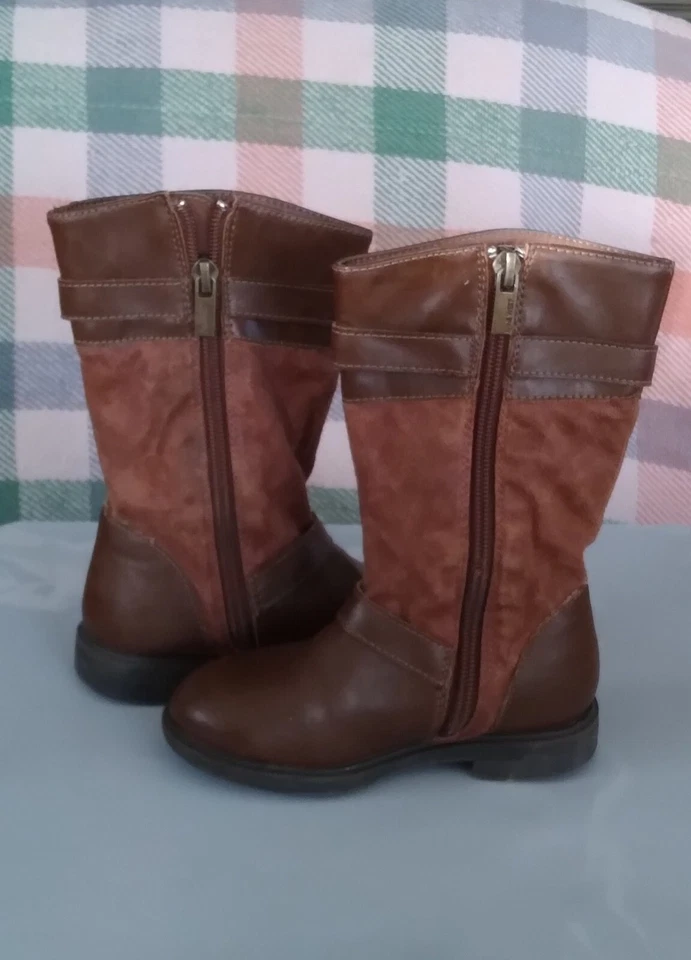 BOTAS NINE WEST NIÑAS TALLA 8 TACÓN BLOQUE MARRÓN CIERRE CREMALLERA HEBILLA DETALLES Foto 4 de 4