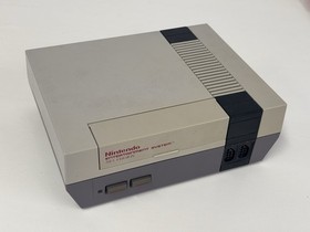Nintendo Entertainment System NES Konsole Gremlins 2 Spiele 2 Controller funktionst&uuml;chtig