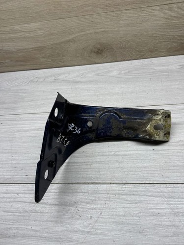 Volkswagen PASSAT B7 2011 Halterung Kotflügel 3AA821141 OLO27770